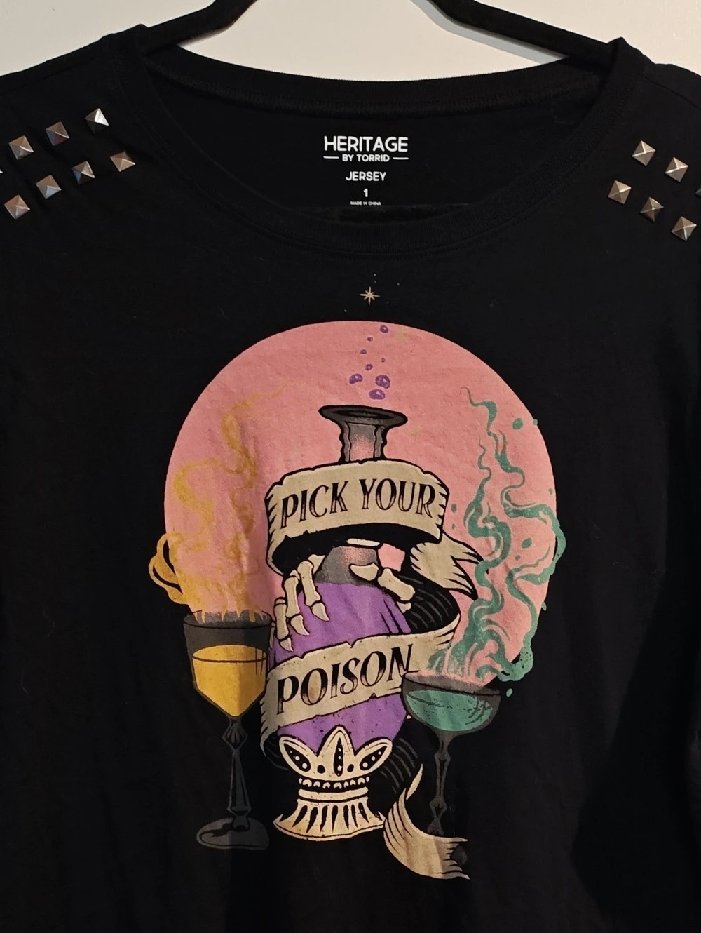 Heritage by Torrid Graphic Studded Tee in Black & Pink